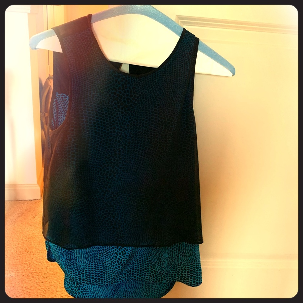 Super cute Tibi top!